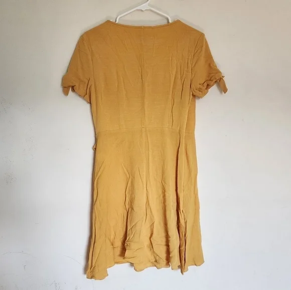 NWT Lulu’s My Philosophy Golden Yellow Wrap Dress size Medium - Picture 3 of 5